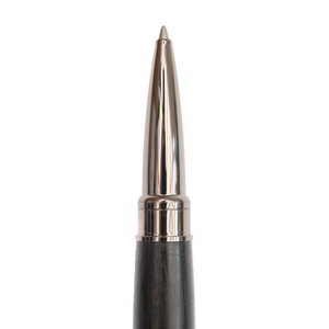 Beautiful handcrafted bog oak ballpoint pen made by Wig and Pens. Gold nib, tip and clip and a wood body.  Close up of the nib of the pen.