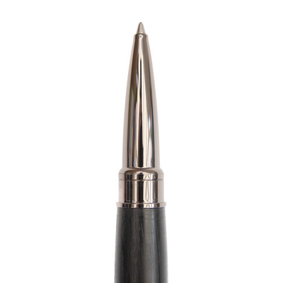 Beautiful handcrafted bog oak ballpoint pen made by Wig and Pens. Gold nib, tip and clip and a wood body.  Close up of the nib of the pen.